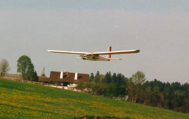 Motoplaneur Cheap, pr�sentation � l'atterrissage